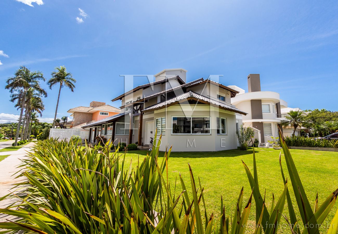 146 Houses in Florianópolis